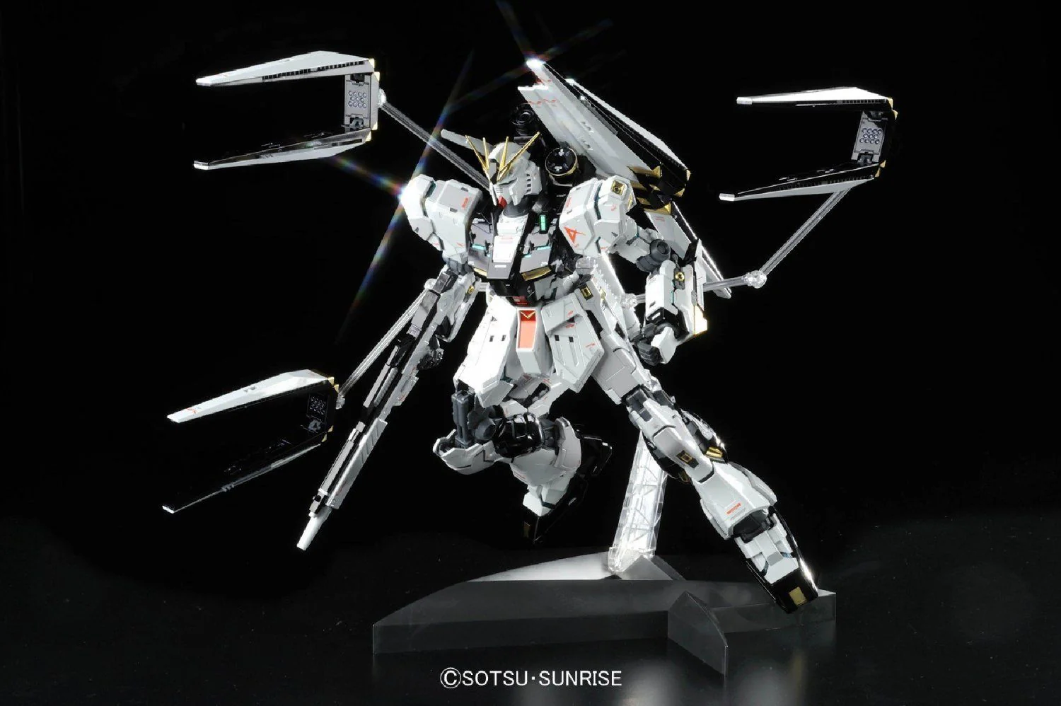 1/100 MG Nu Gundam Ver. Ka Titanium Finish Ver. - Image 3