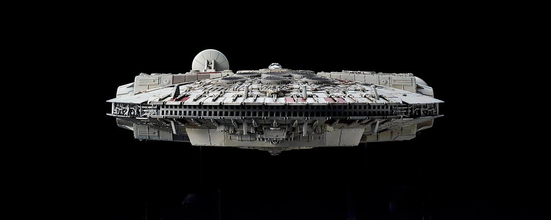 Star Wars The Rise of Skywalker Millennium Falcon 1/144 Scale Model Kit - Image 14