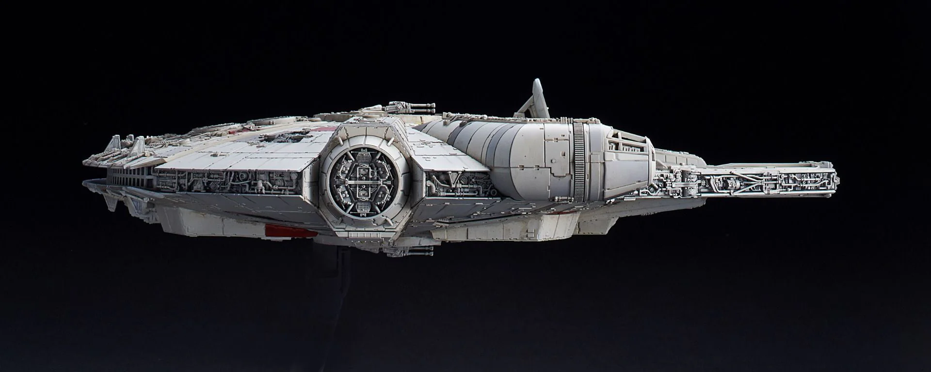 Star Wars The Rise of Skywalker Millennium Falcon 1/144 Scale Model Kit - Image 15