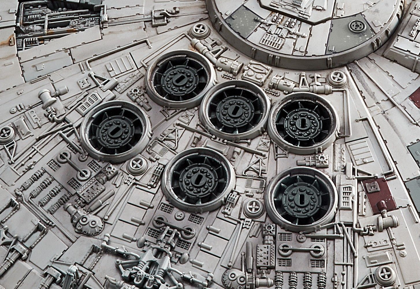 Star Wars The Rise of Skywalker Millennium Falcon 1/144 Scale Model Kit - Image 19