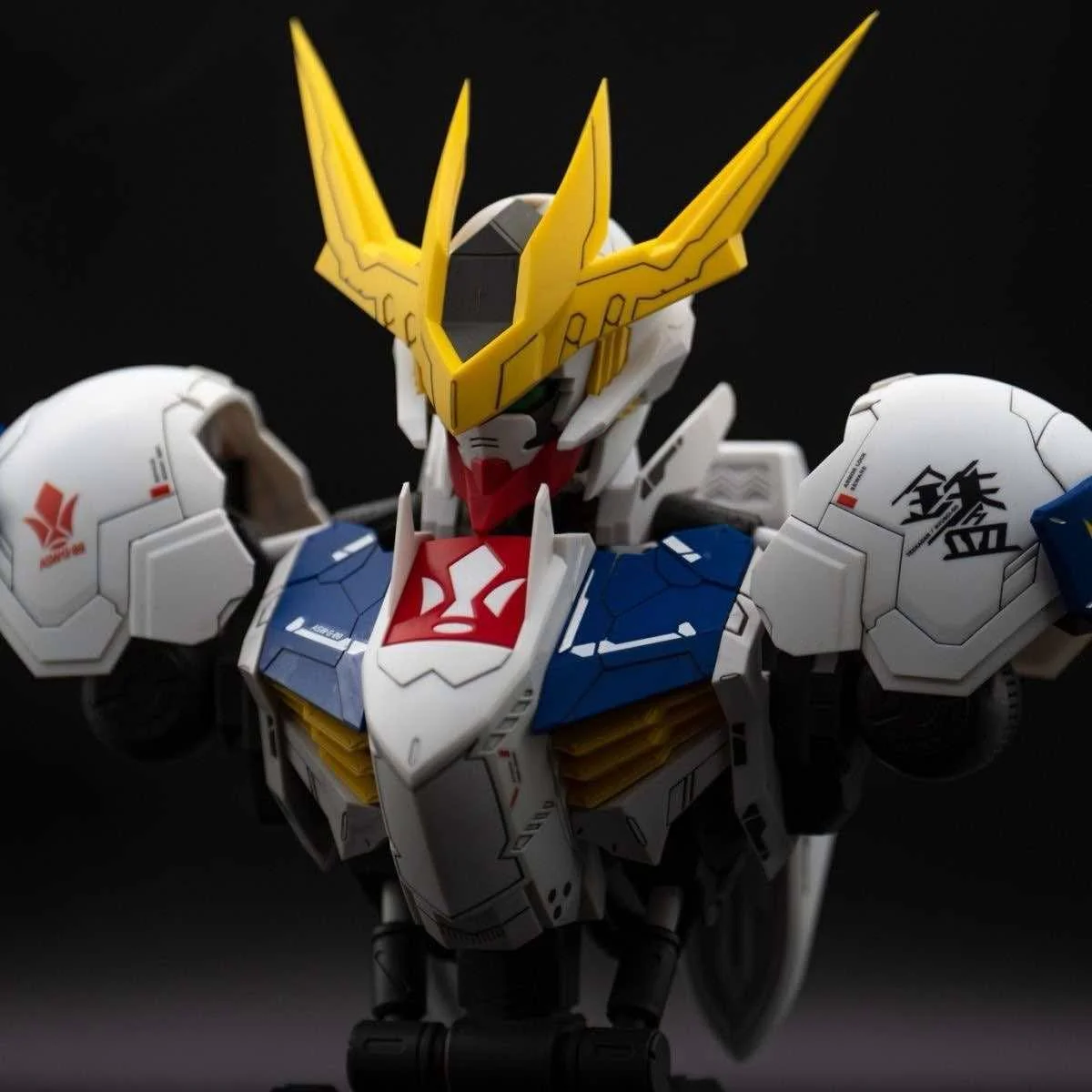 1/35 Barbatos Gundam Bust Model Kit - Image 3