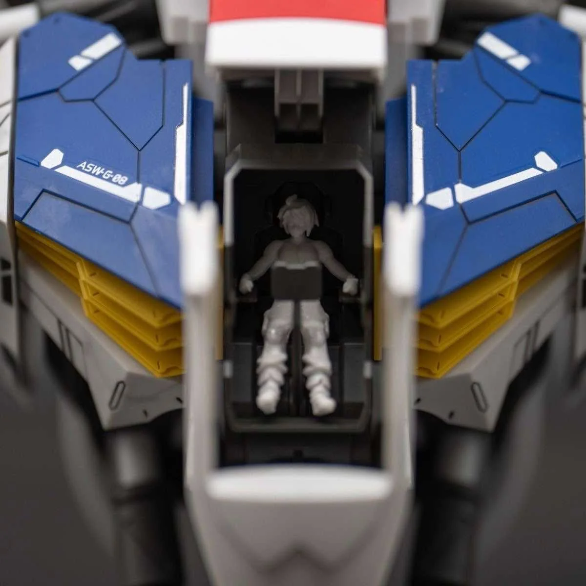 1/35 Barbatos Gundam Bust Model Kit - Image 8