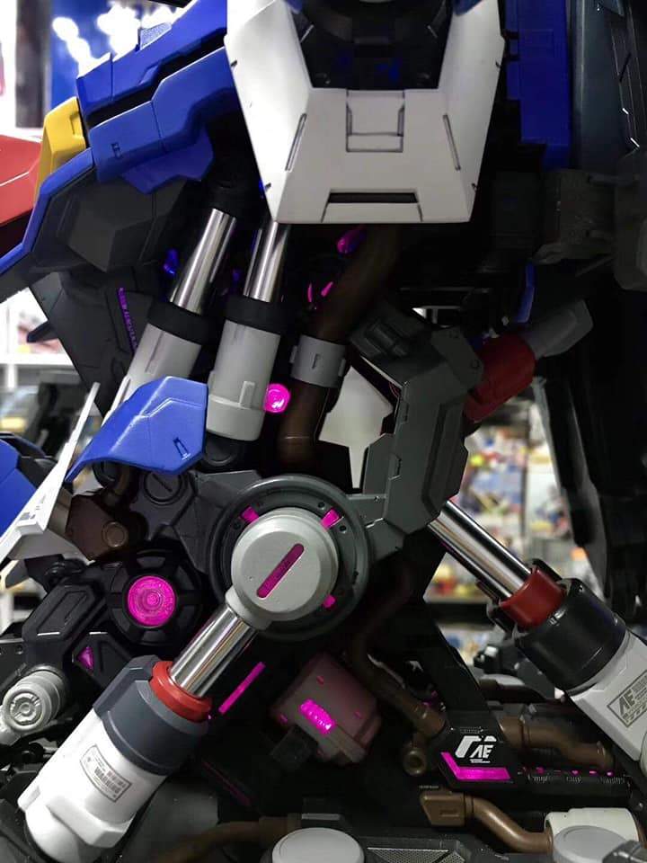 1/35 Zeta Gundam Avatar Model kit - Image 7