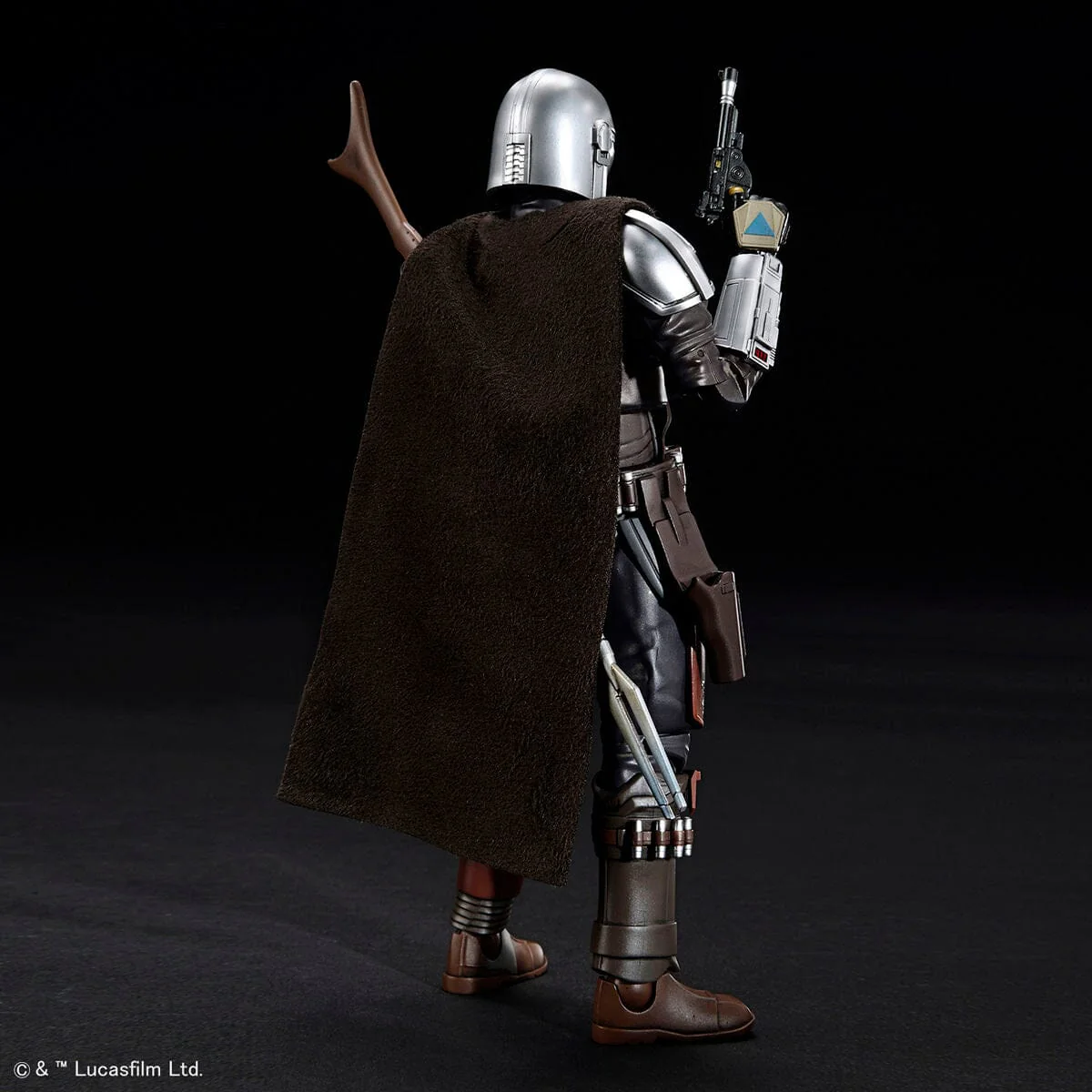 The Mandalorian Beskar Armor (Silver Coating Ver.) 1/12 Scale Model Kit - Image 11