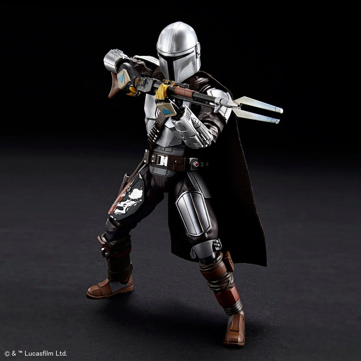 The Mandalorian Beskar Armor (Silver Coating Ver.) 1/12 Scale Model Kit - Image 4