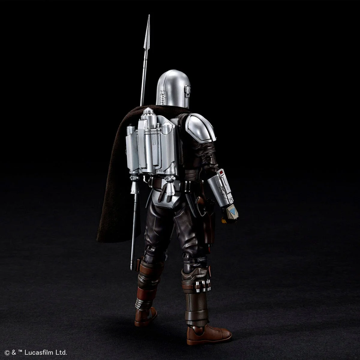 The Mandalorian Beskar Armor (Silver Coating Ver.) 1/12 Scale Model Kit - Image 7