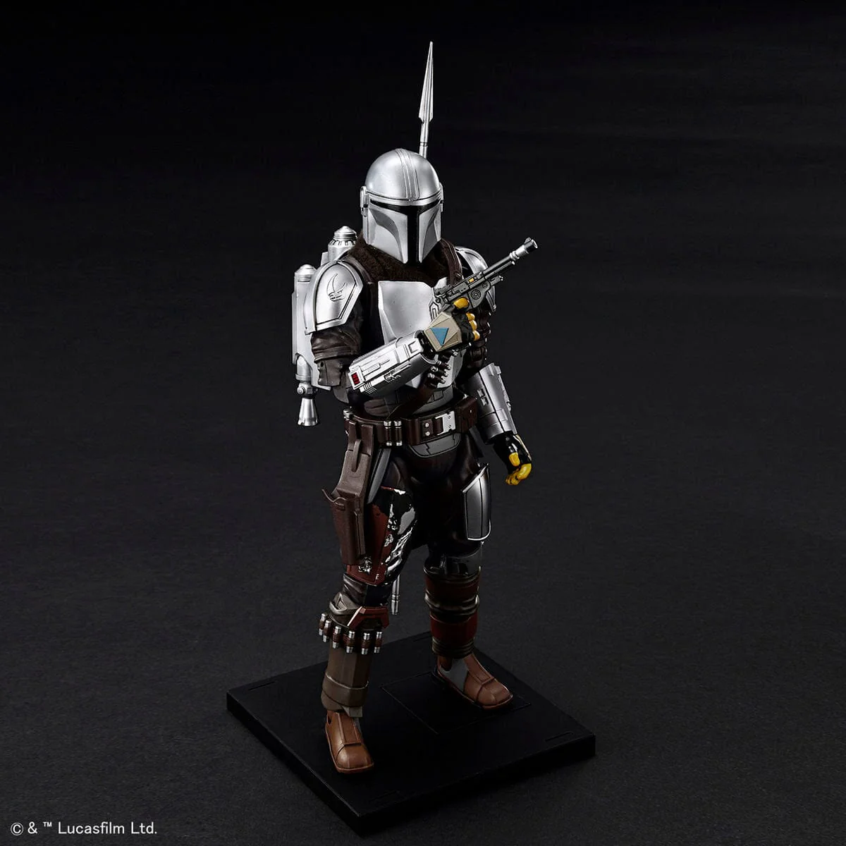 The Mandalorian Beskar Armor (Silver Coating Ver.) 1/12 Scale Model Kit - Image 9