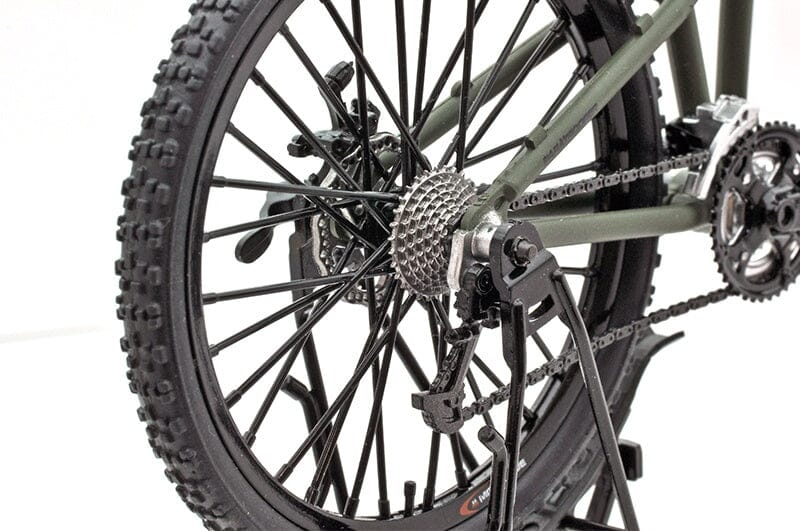TomyTec Little Armory 1/12 LM003 Montague Paratrooper Folding MTB Bike - Image 11
