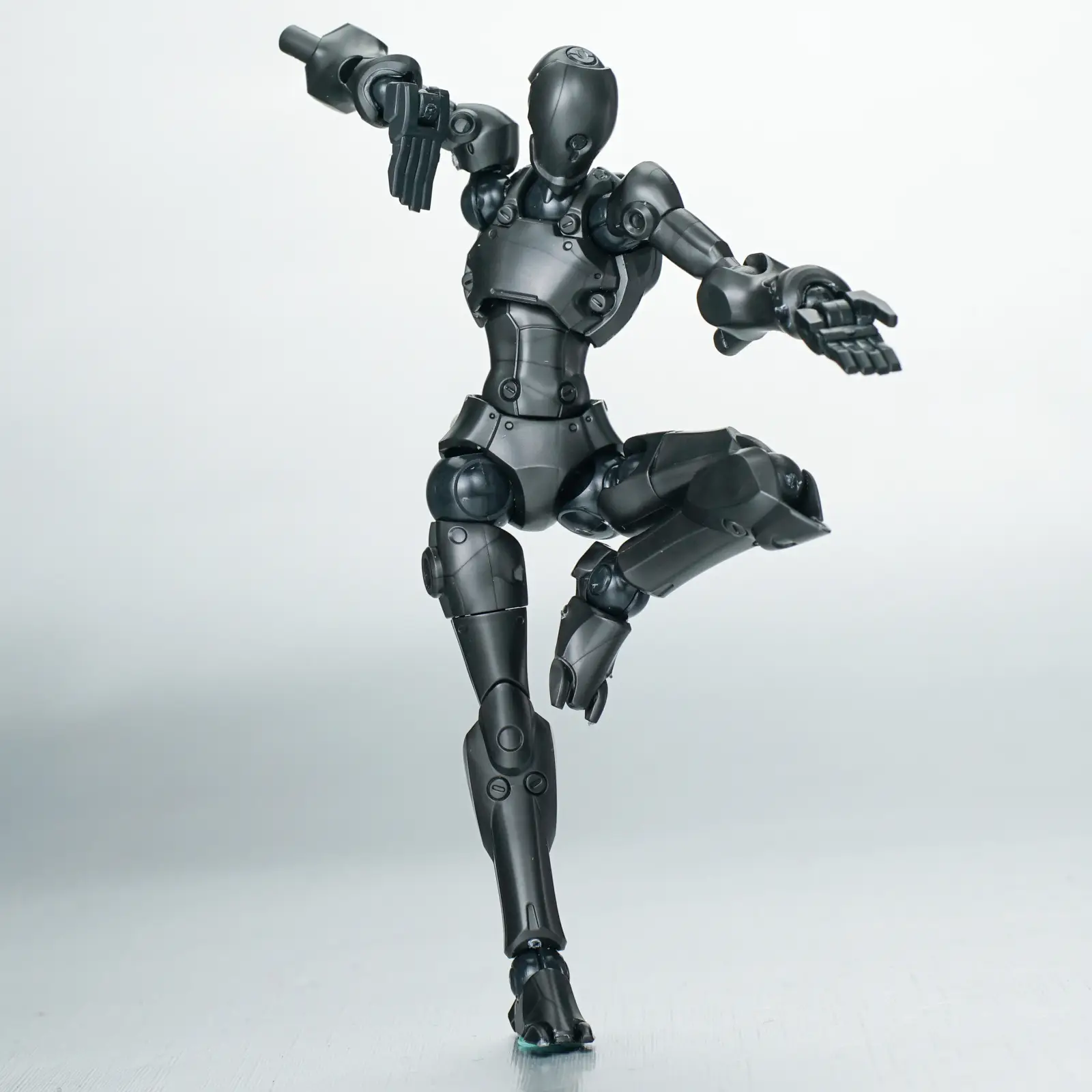 3 Min Project Xenostrike (Transparent Metallic Ver.) 1/18 Scale Model Kit - Image 3