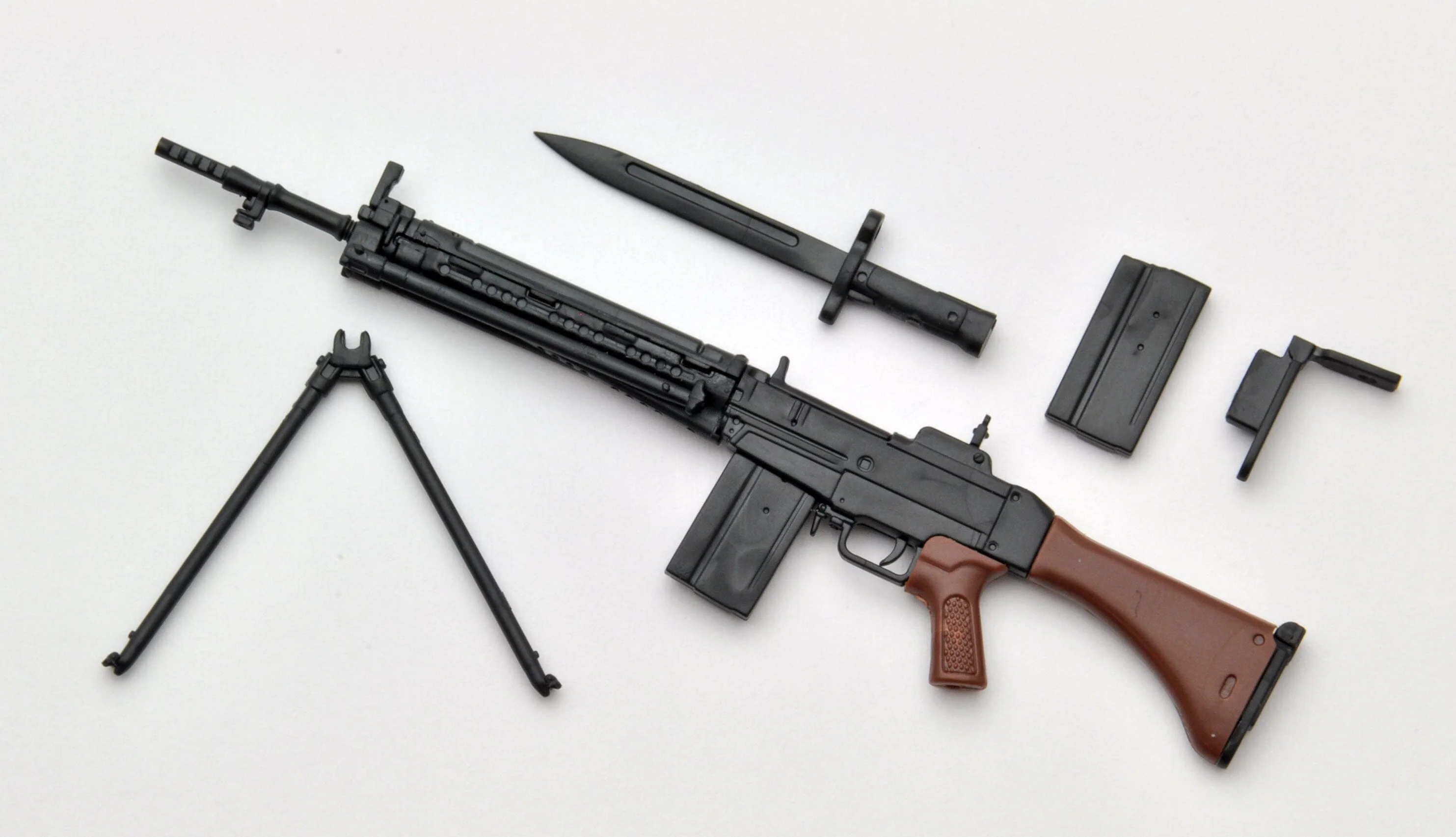 TomyTec Little Armory 1/12 LADF04 Dolls Frontline Model 64 Type Rifle - Image 2
