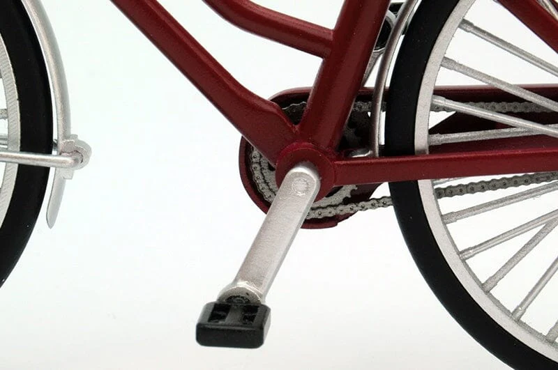 TomyTec Little Armory 1/12 LM005 Commuting Bicycle Defense School Maroon - Image 4