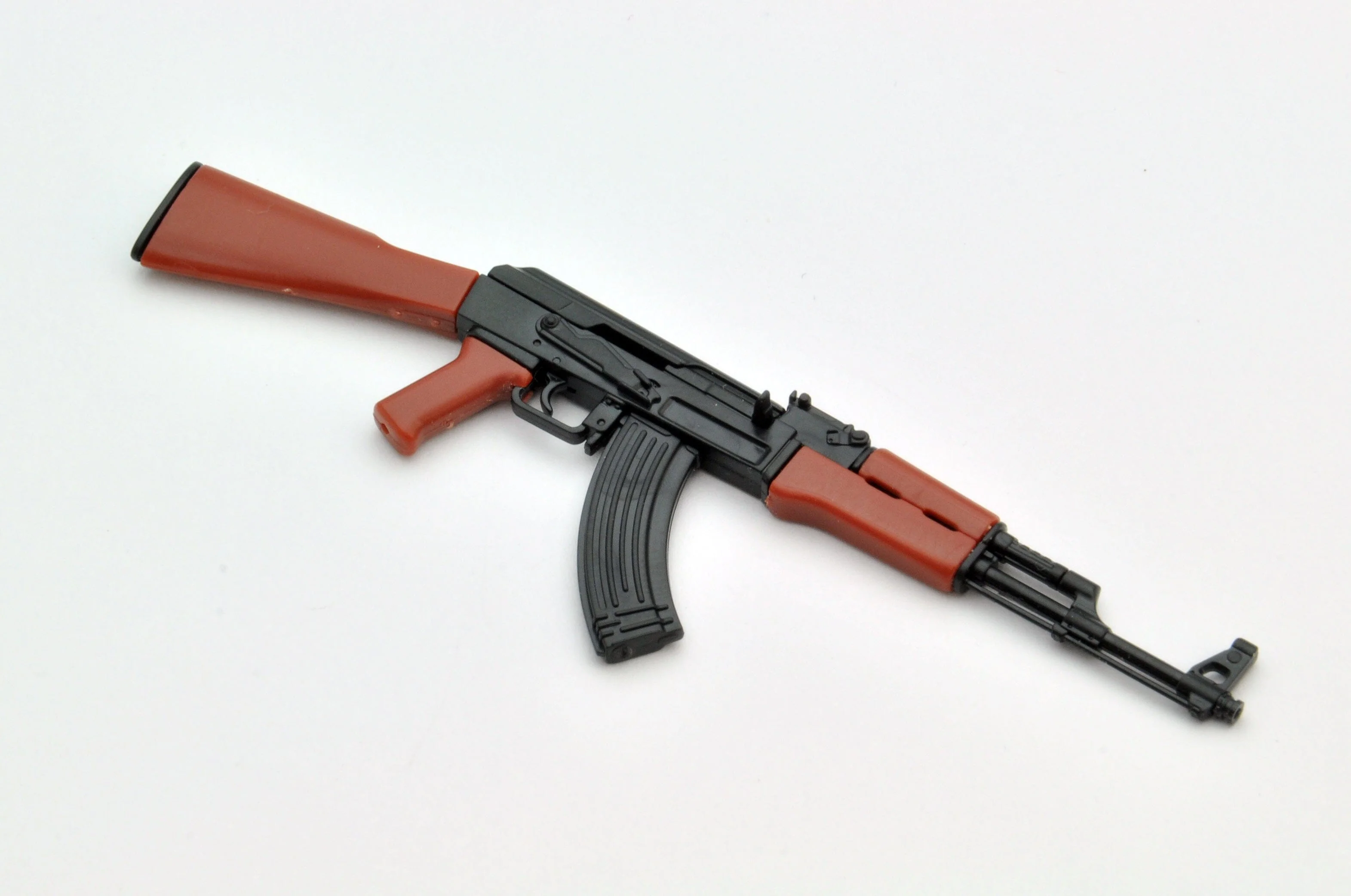 TomyTec Little Armory 1/12 LABC02 AK Assault Rifle - Image 2