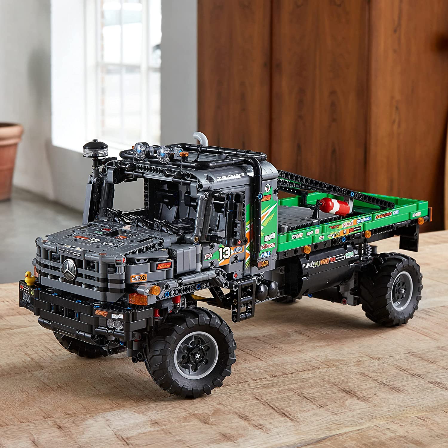 42129 4x4 Mercedes-Benz Zetros Trial Truck - Image 4