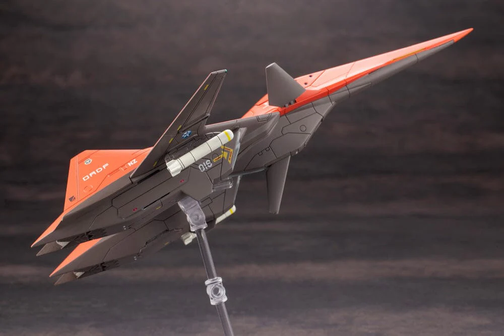 Ace Combat 7 Skies Unknown ADF-01 1/144 Model Kit - Image 15