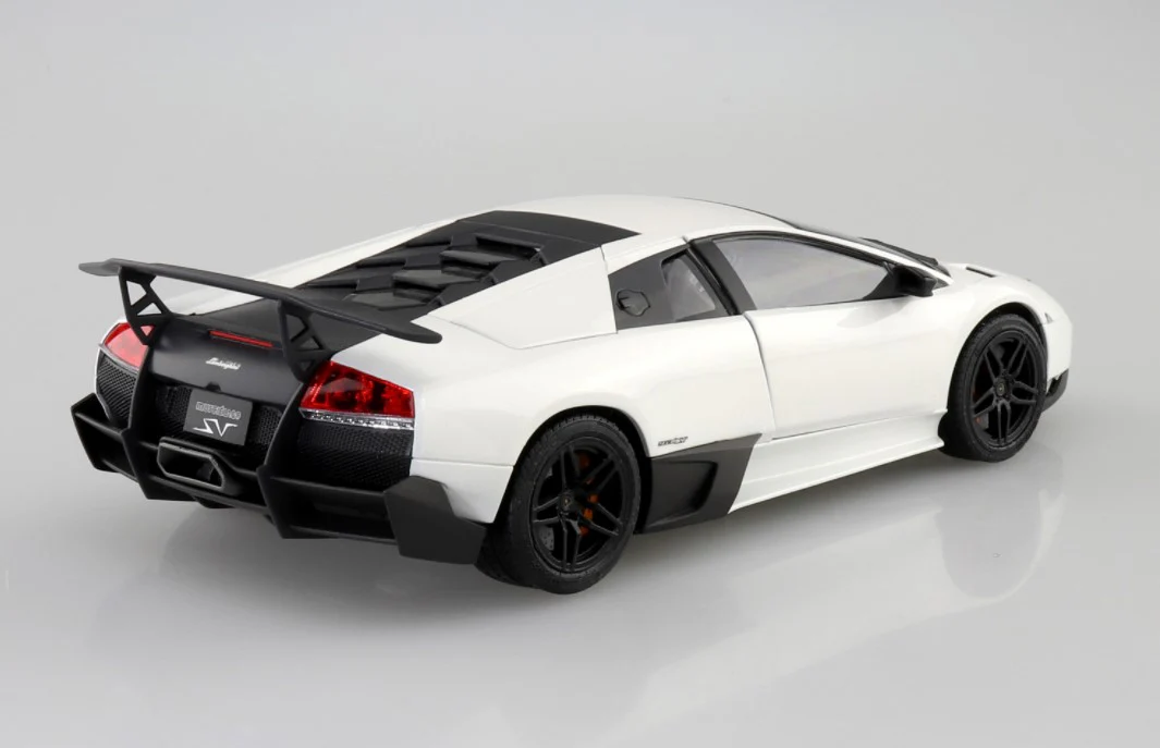 Aoshima 1/24 '09 Lamborghini Murcielago LP670-4 SV - Image 3