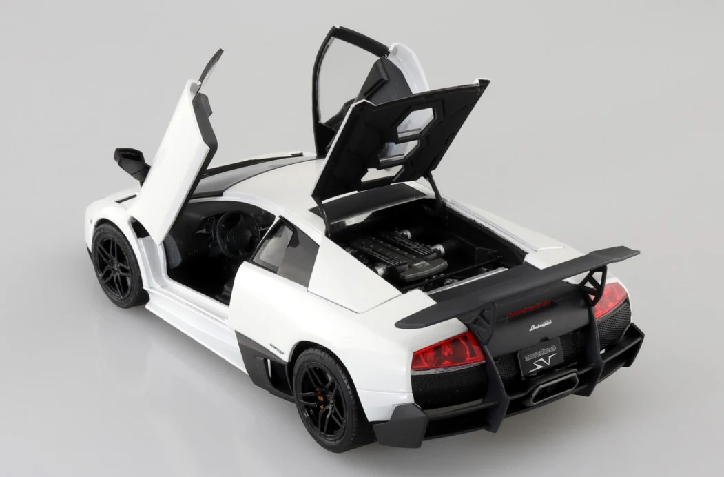 Aoshima 1/24 '09 Lamborghini Murcielago LP670-4 SV - Image 4