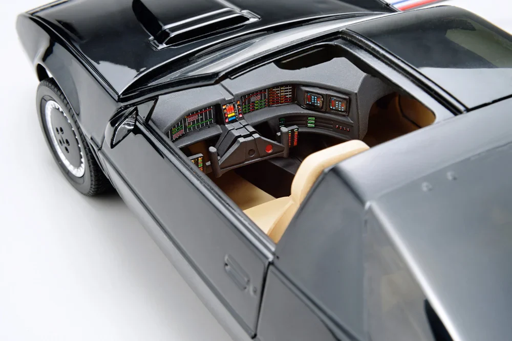 Knight Rider Knight 2000 K.I.T.T. (Season 1) Scanner & Sound Unit 1/24 Scale Model Kit - Image 6
