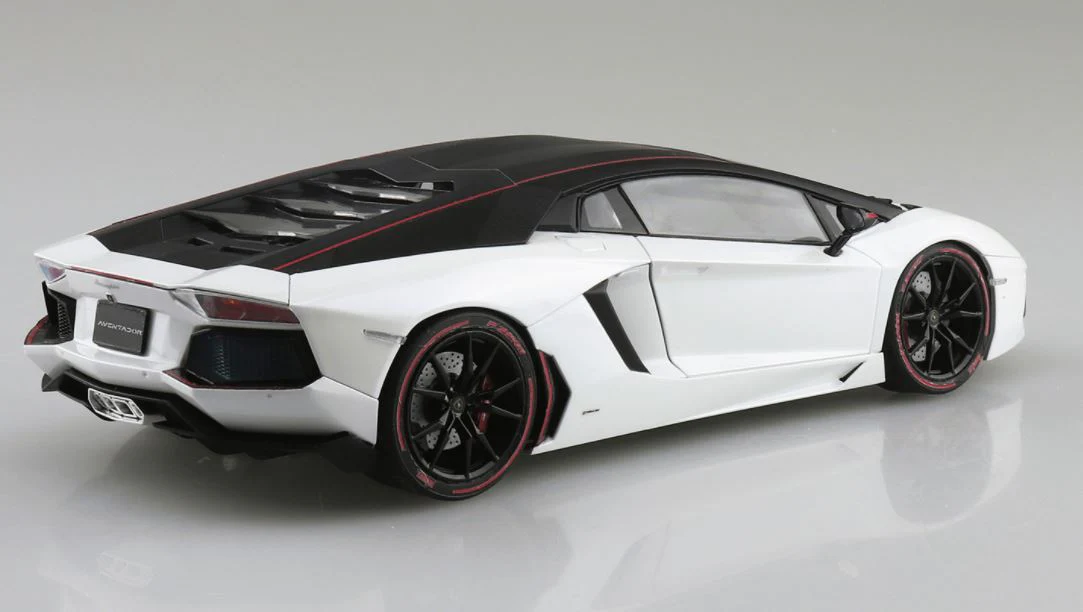 Aoshima 1/24 Lamborghini Aventador '15 Pirelli Edition - Image 3