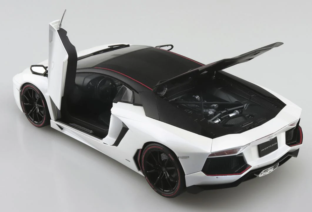 Aoshima 1/24 Lamborghini Aventador '15 Pirelli Edition - Image 4