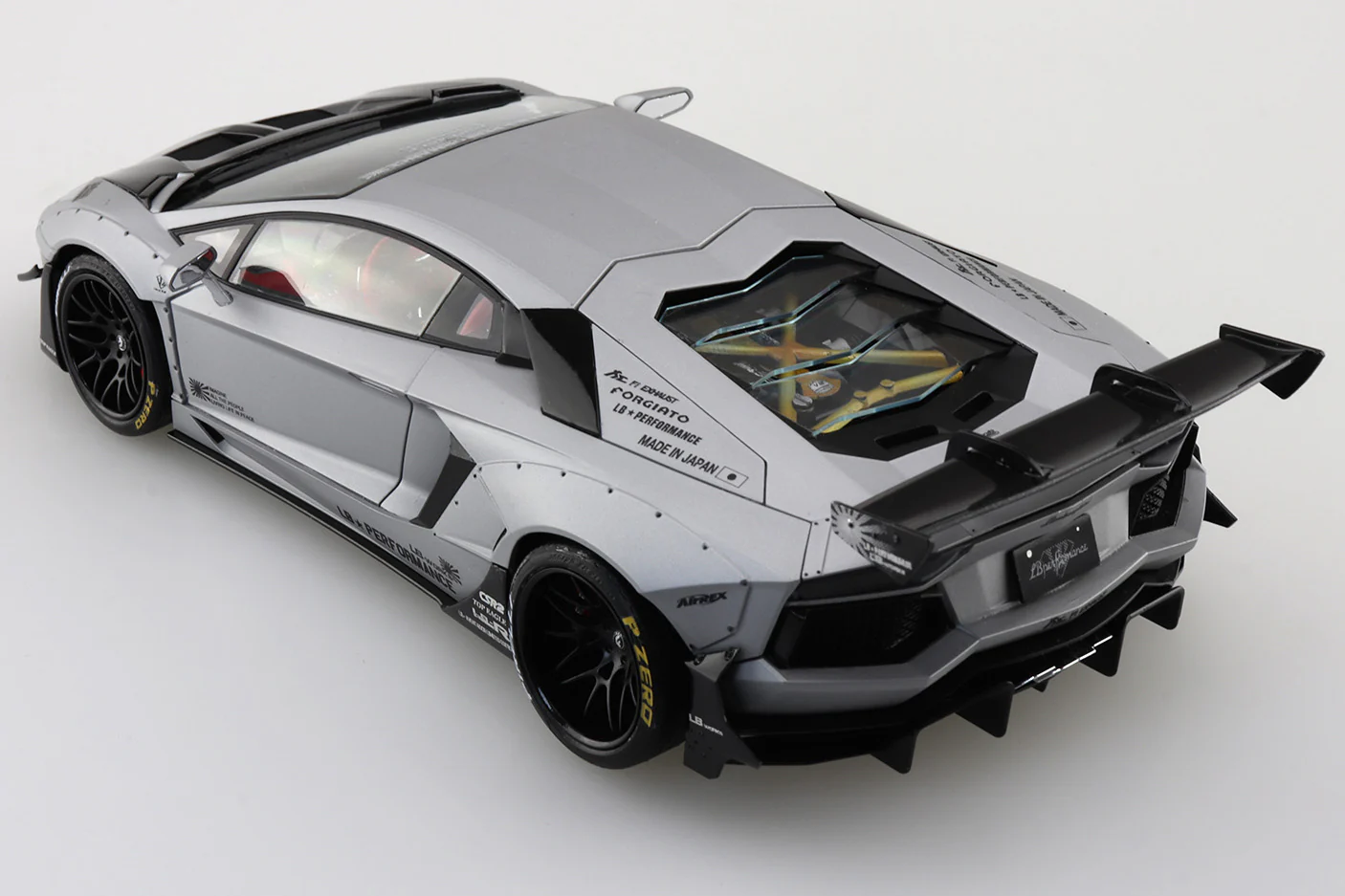 Aoshima 1/24 LB-Works Lamborghini Aventador Limited Edition Ver.1 - Image 3