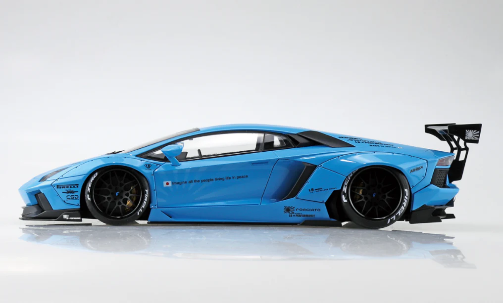Aoshima 1/24 LB-Works Lamborghini Aventador Ver.1 - Image 3