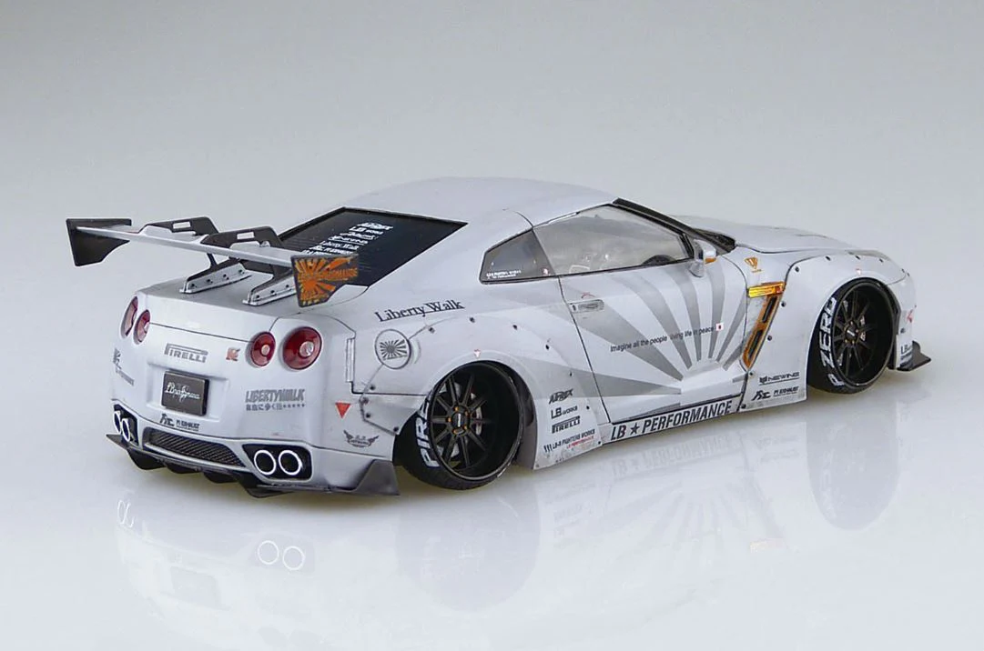 Aoshima 1/24 LB Works R35 GT-R Ver.2 - Image 2