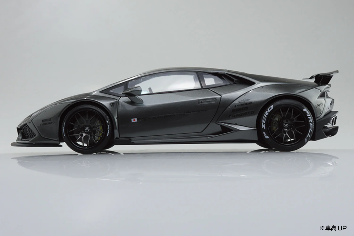 Aoshima 1/24 Liberty Walk LB-Works Lamborghini Huracan Ver.2 - Image 3