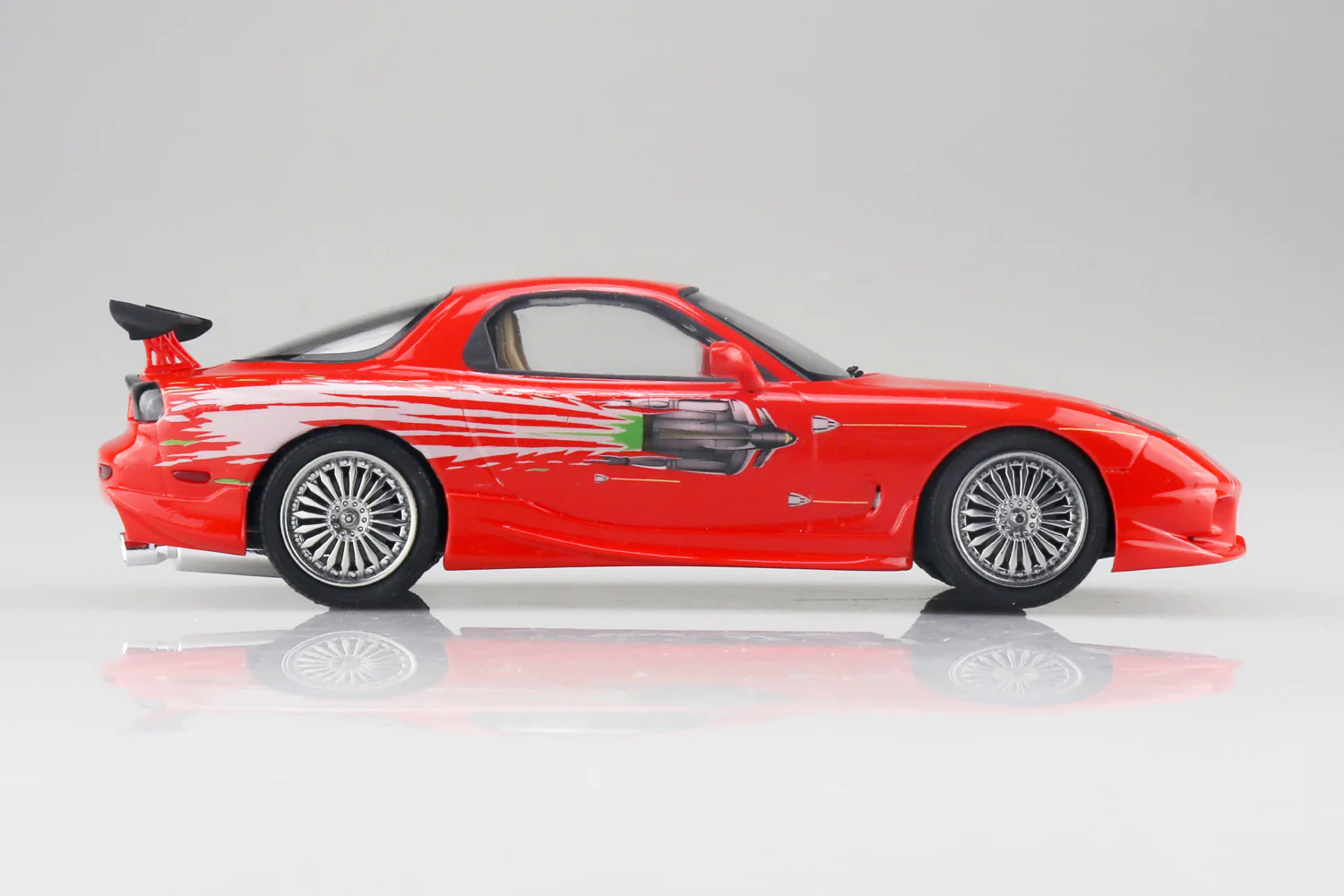 Aoshima 1/24 Movie Mecha #WS-03 1/24 Fast & Furious FD3S RX-7 - Image 4