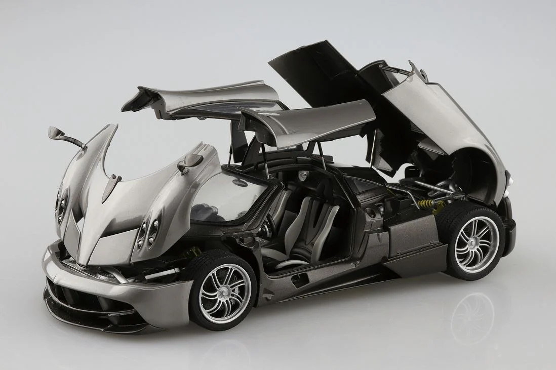 Aoshima 1/24 Pagani Huayra '12 - Image 2