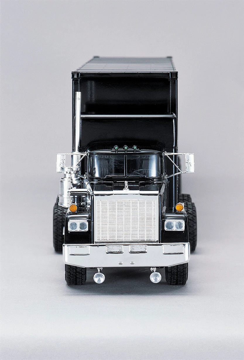Knight Rider Knight Trailer Truck 1/28 Scale Model Kit - Image 2