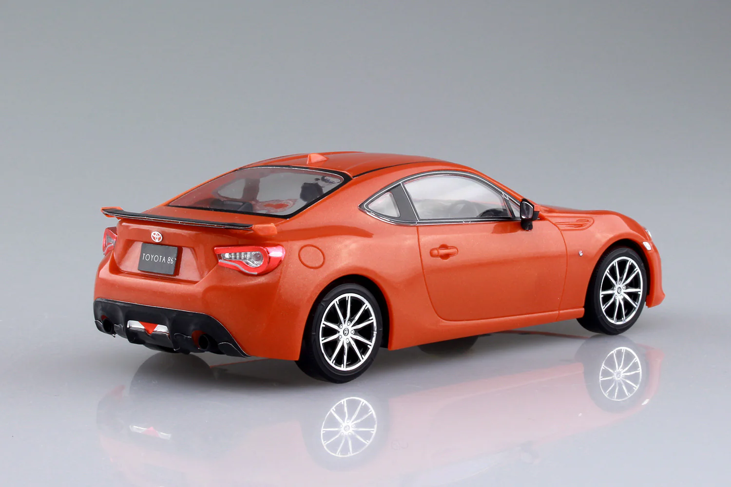 Aoshima 1/32 SNAP KIT #03-B Toyota 86 (Orange Metallic) - Image 3