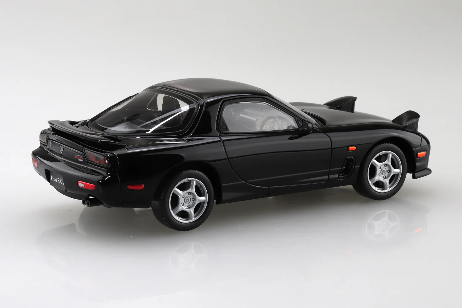 Aoshima 1/32 SNAP KIT #04-BB, Efini FD3S RX-7 (Brilliant Black) - Image 3