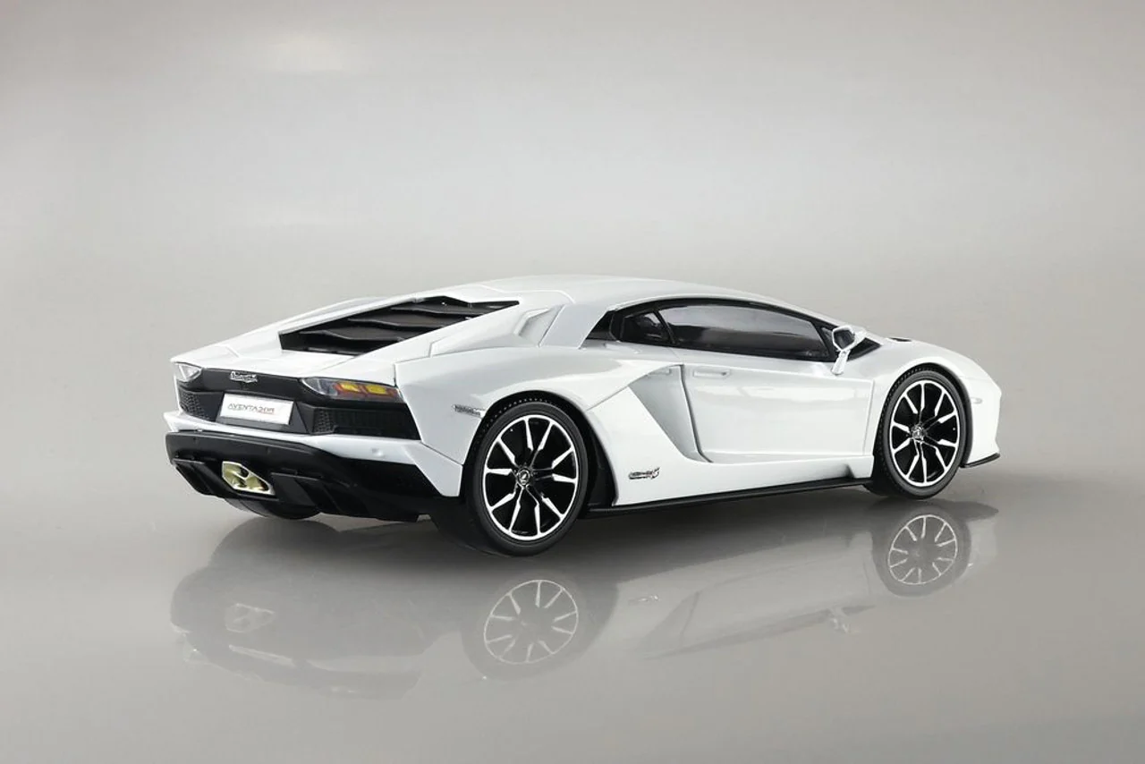Aoshima 1/32 SNAP KIT #12-A Lamborghini Aventador S (Pearl White) - Image 3
