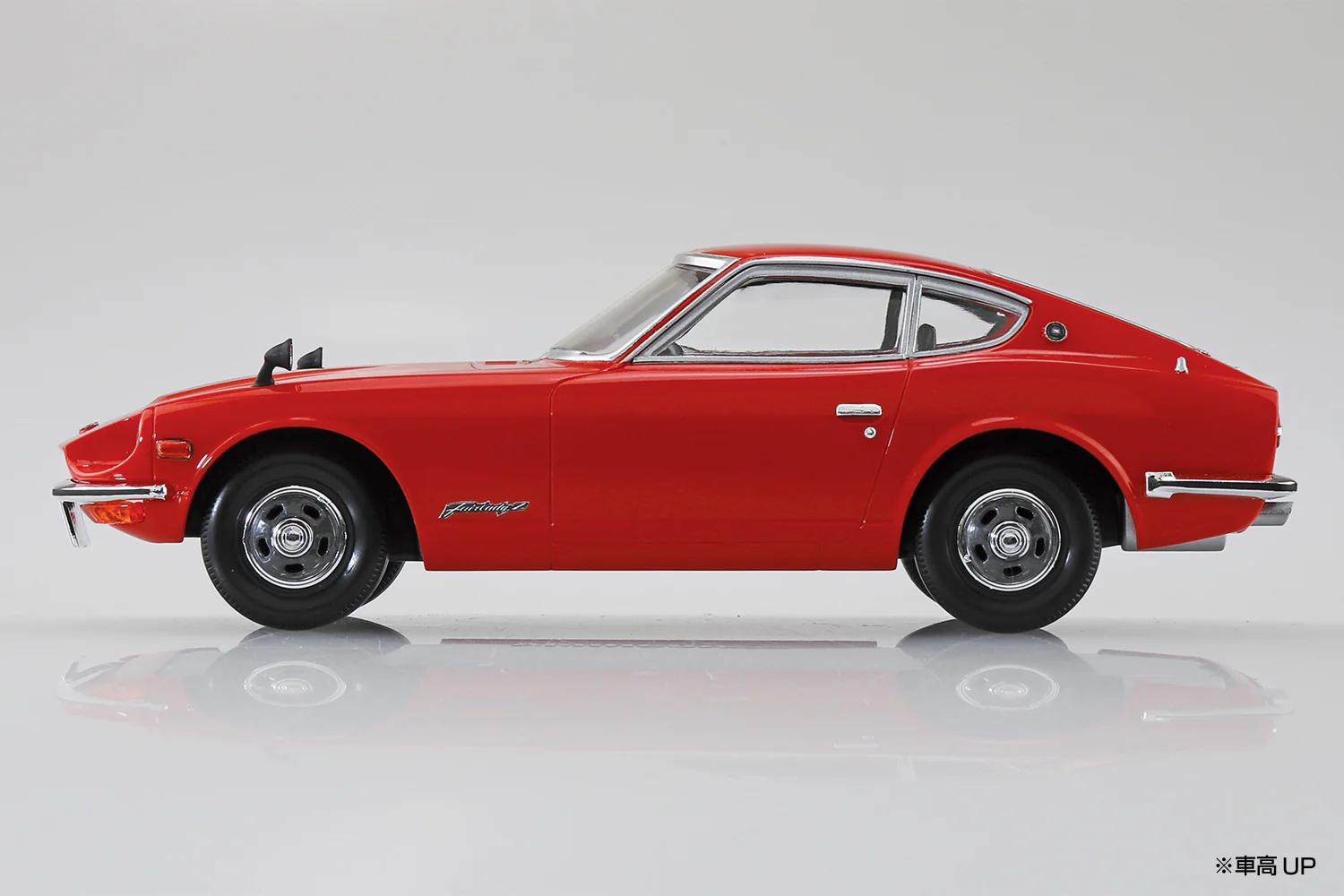 Aoshima 1/32 SNAP KIT #13-B Nissan S30 Fairlady Z (Red) - Image 4