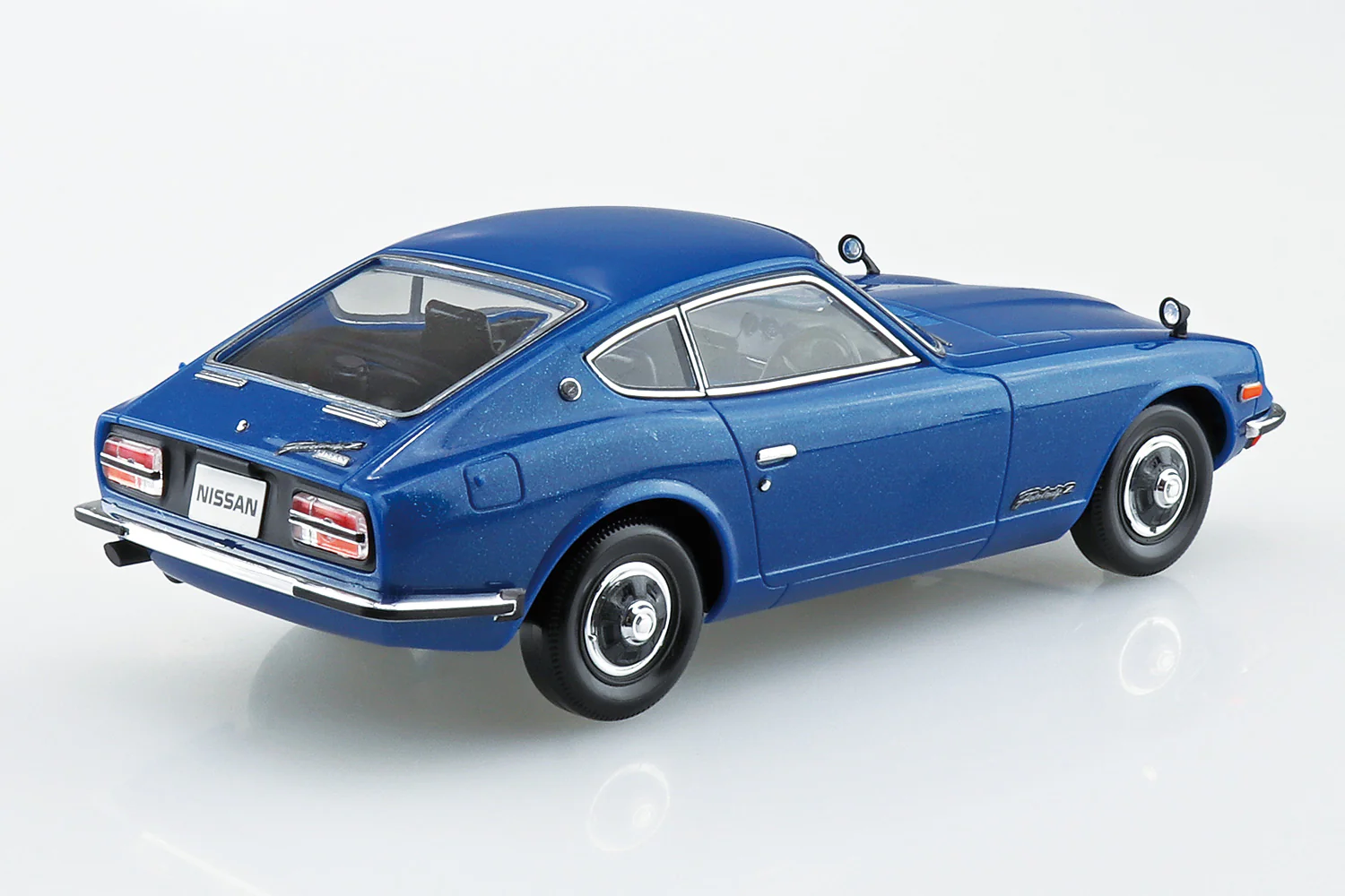 Aoshima 1/32 SNAP KIT #13-E Nissan S30 Fairlady Z (Blue Metallic) - Image 3