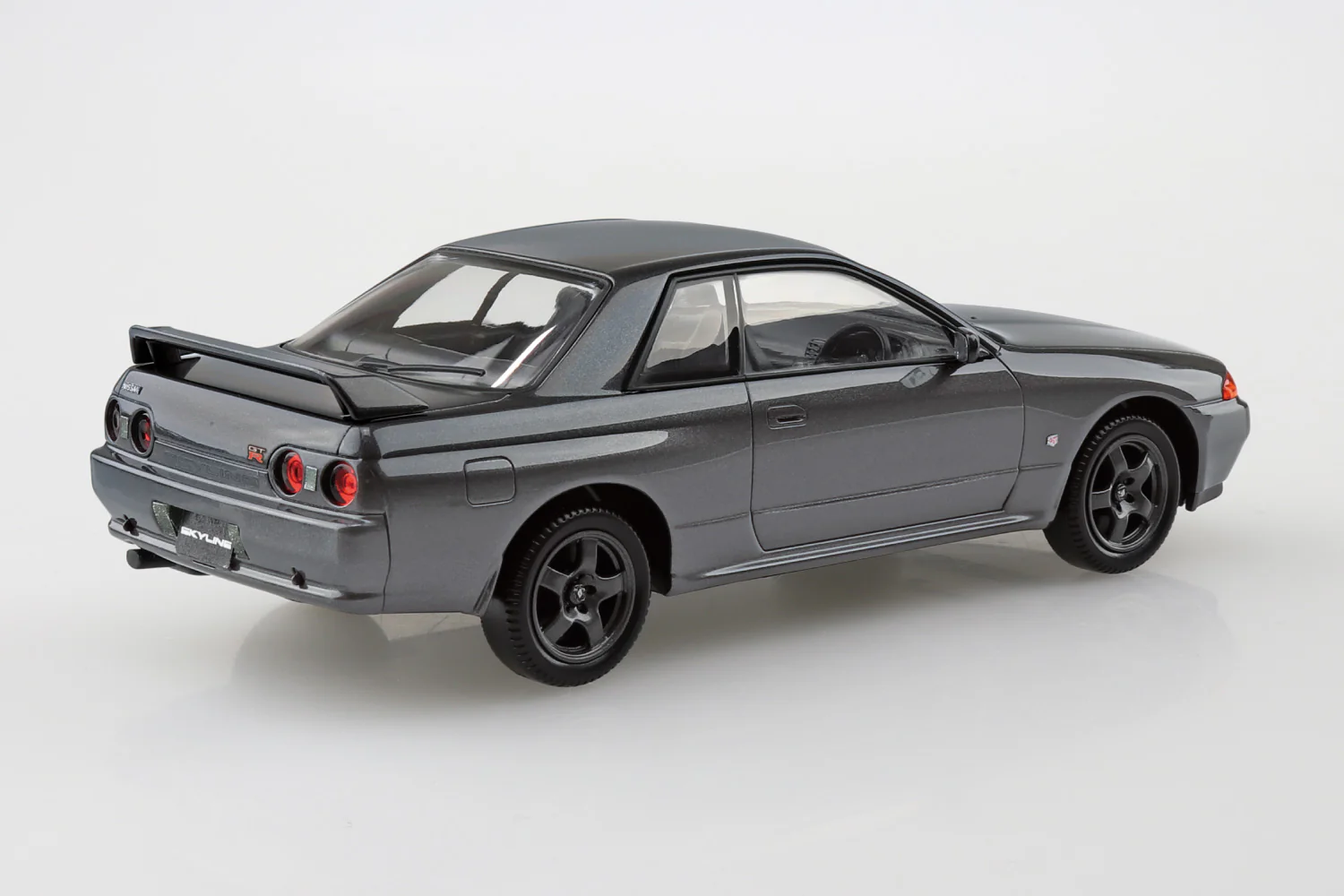 Aoshima 1/32 Snap Kit #14-GG Nissan R32 Skyline GT-R(Gunmetallic Gray) - Image 2