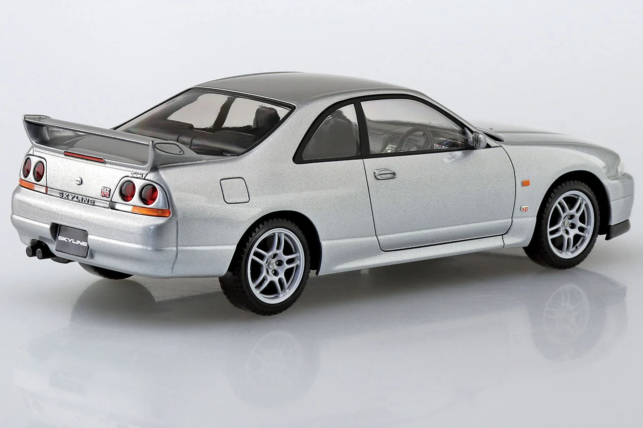 Aoshima 1/32 SNAP KIT #15-D Nissan R33 Skyline GT-R (Sonic Silver) - Image 3