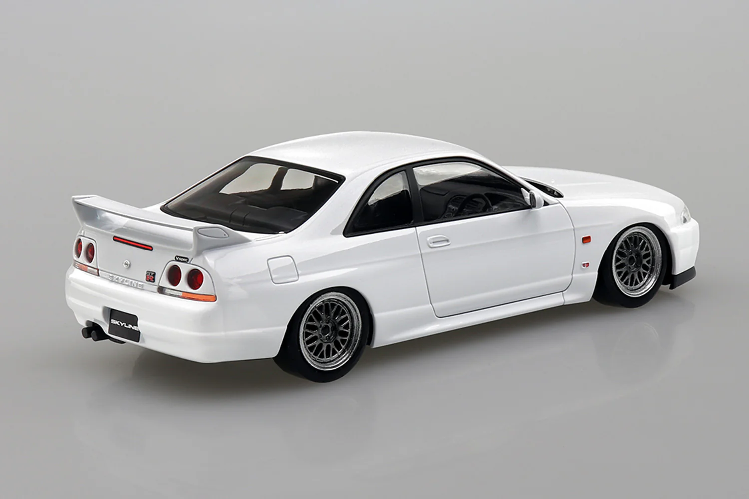 Aoshima 1/32 SNAP KIT #15-SP3 Nissan R33 Skyline GT-R Custom Wheel (White) - Image 3