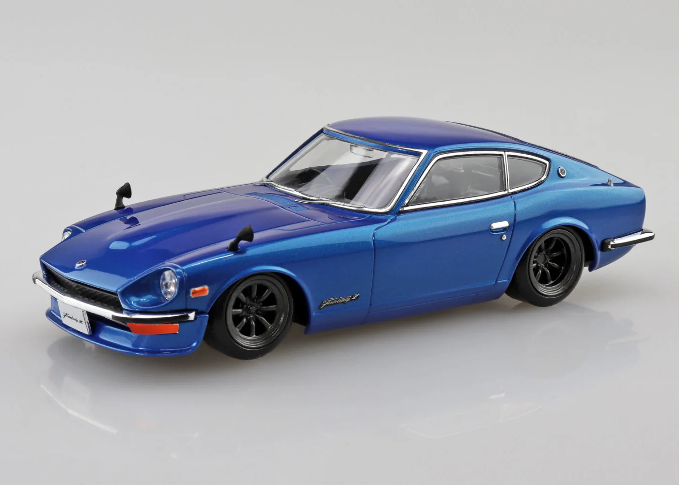 Aoshima 1/32 Snap Kit #15CU-BE Nissan S30 Fairlady Z custom(Blue metallic)