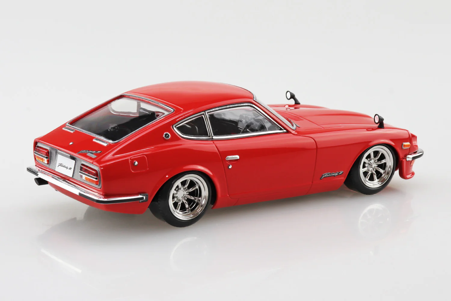 Aoshima 1/32 Snap Kit #15CU-RD Nissan S30 Fairlady Z Custom(Red) - Image 3