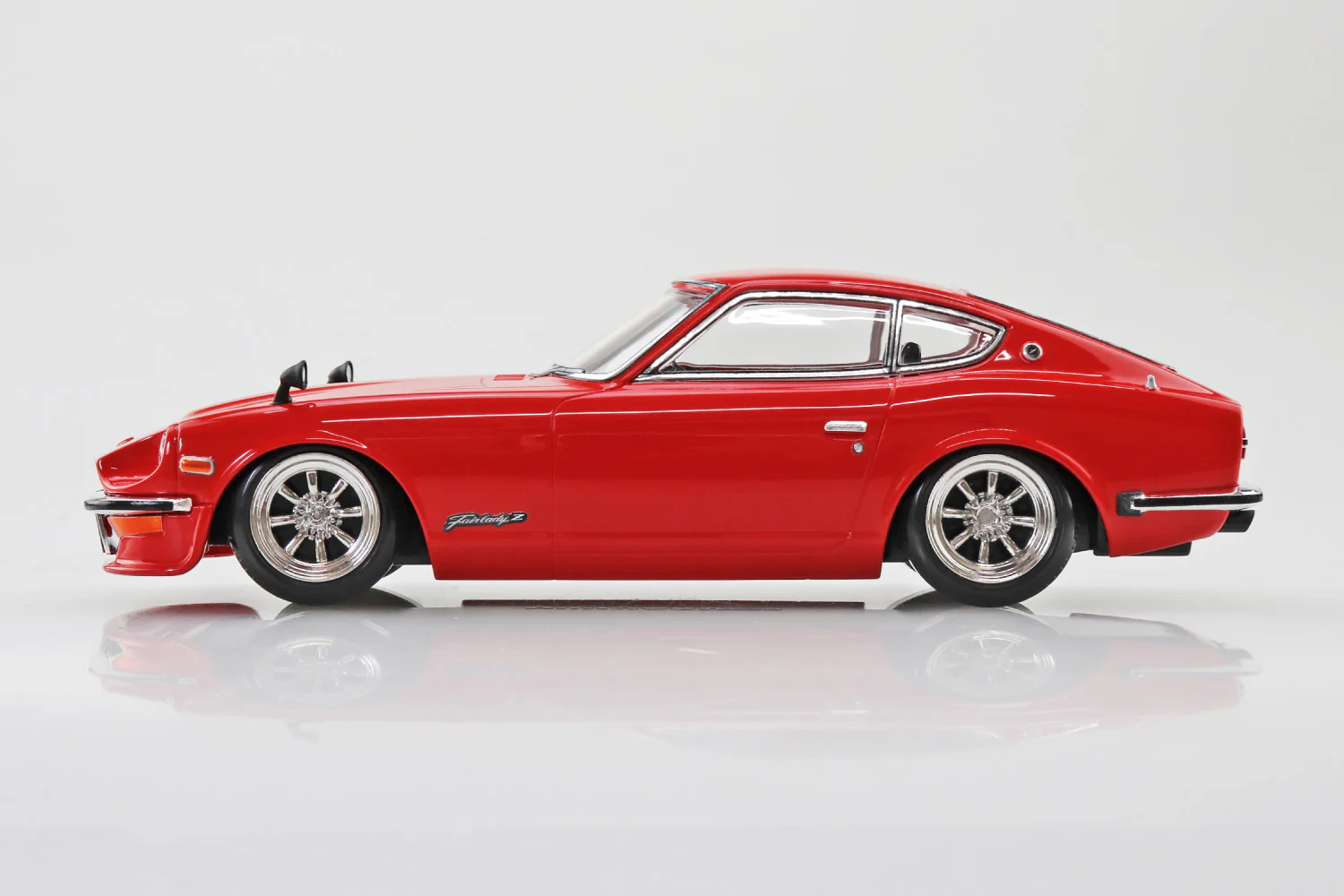 Aoshima 1/32 Snap Kit #15CU-RD Nissan S30 Fairlady Z Custom(Red) - Image 5