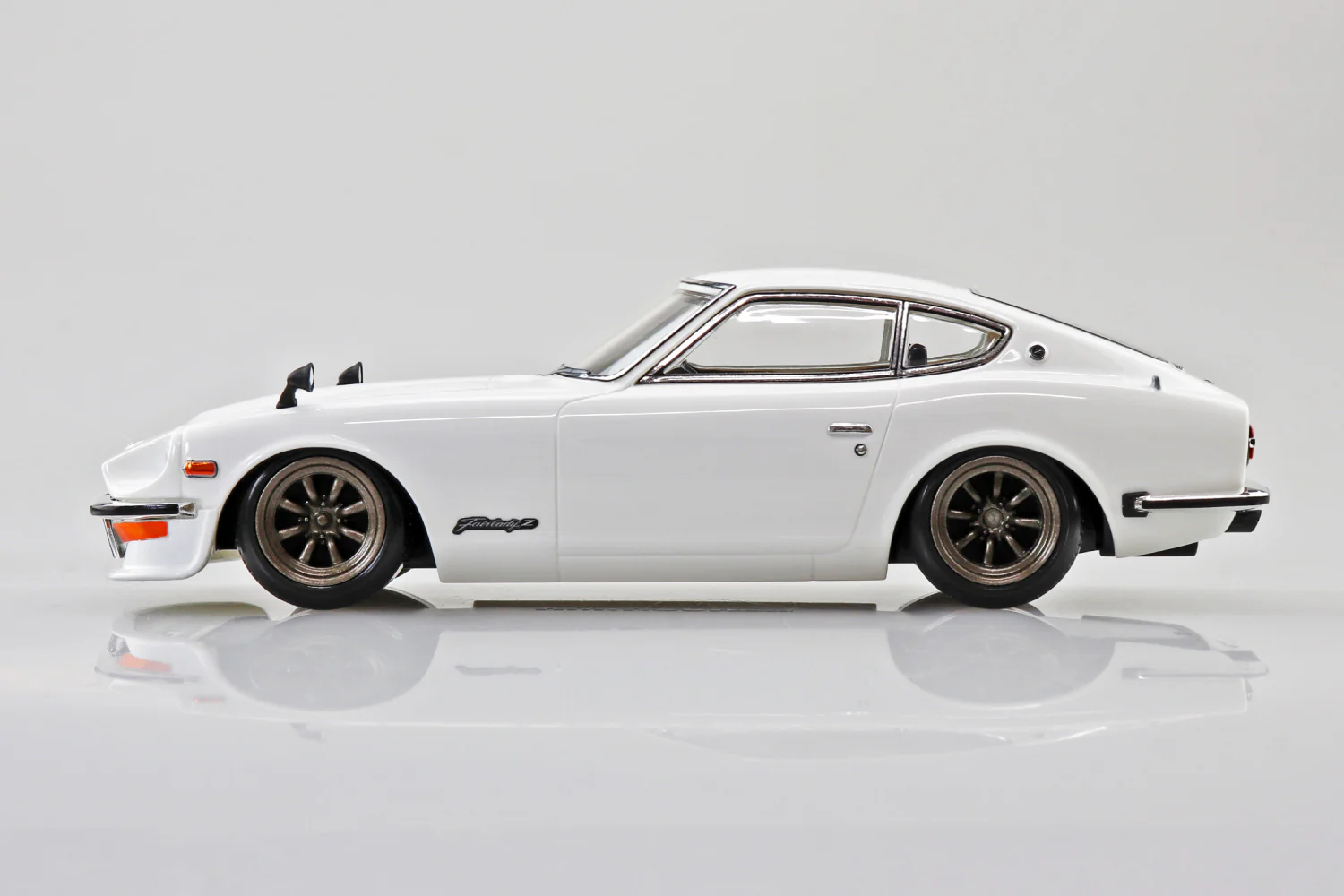 Aoshima 1/32 Snap Kit #15CU-WH Nissan S30 Fairlady Z Custom(White) - Image 6