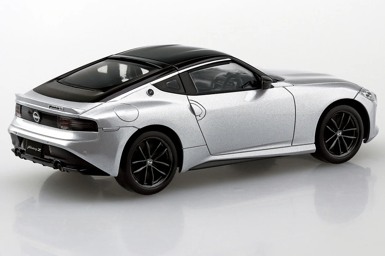 Aoshima 1/32 SNAP KIT #17-D Nissan RZ34 Fairlady Z (Brilliant Silver) - Image 3