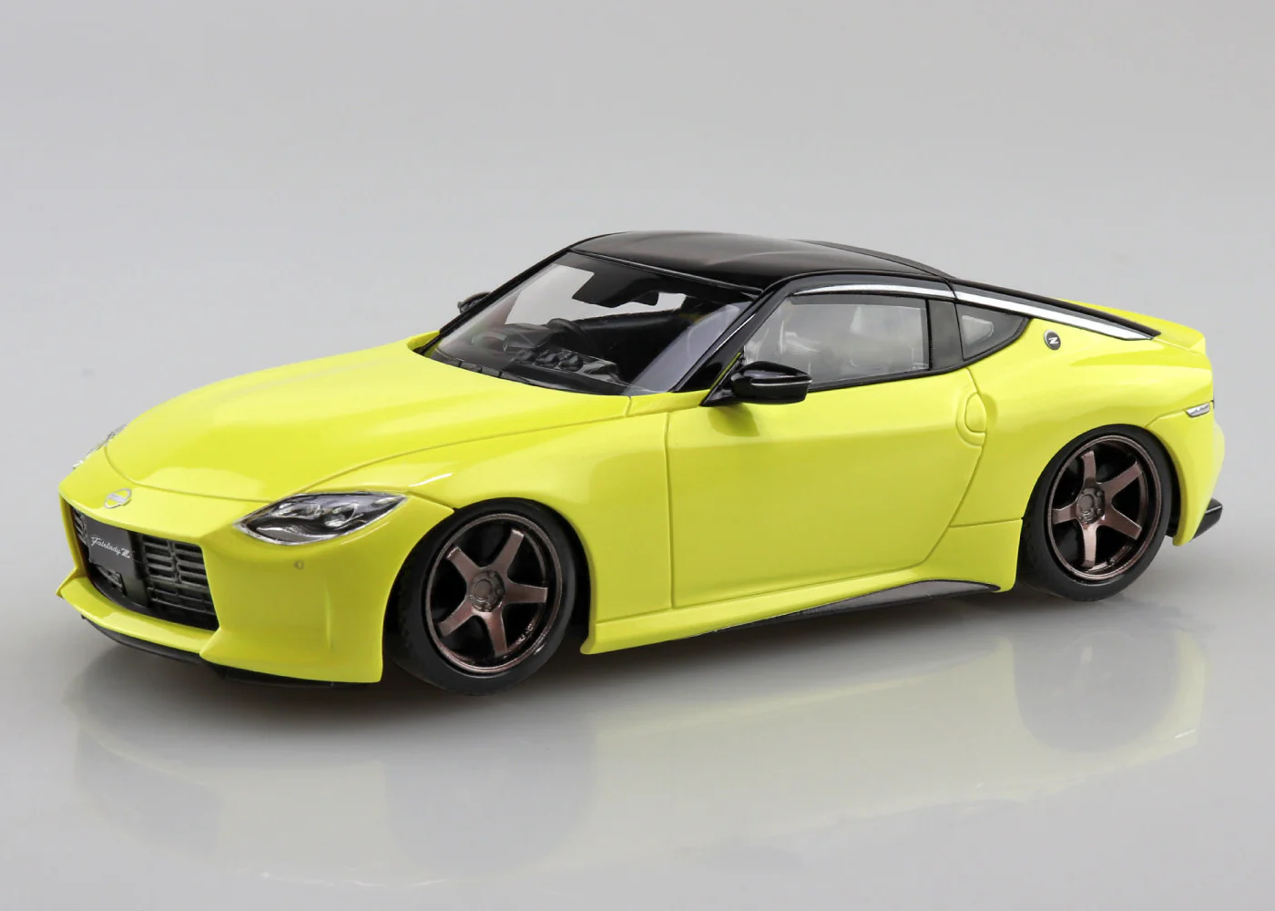 Aoshima 1/32 SNAP KIT #17CU-IY Nissan RZ34 Fairlady Z Custom Wheel(Ikazuchi Yellow)