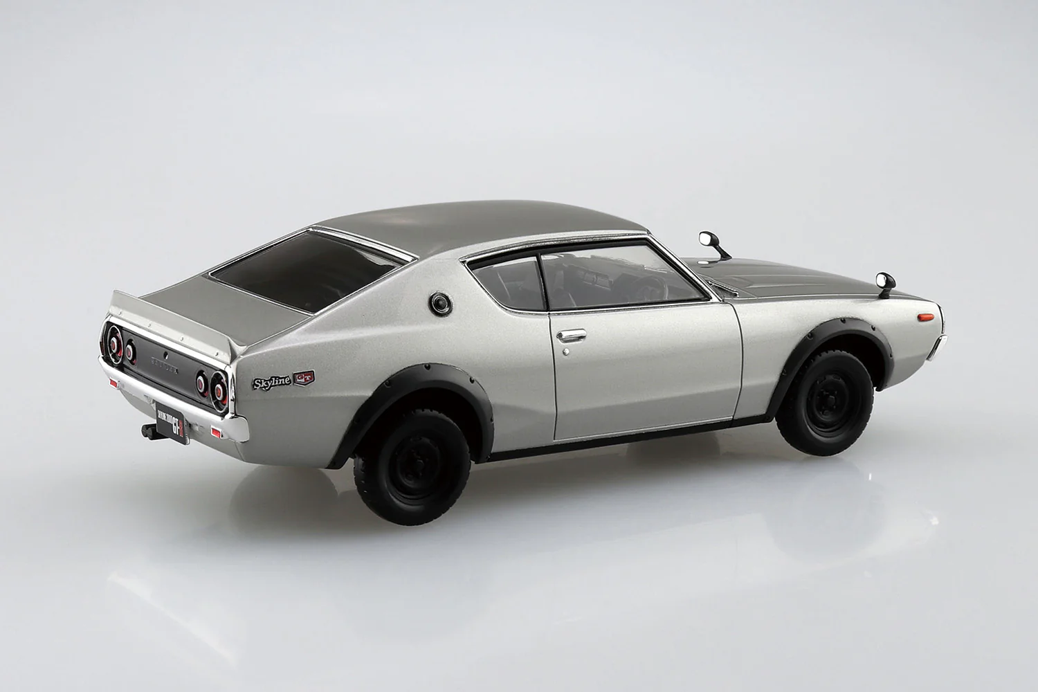 Aoshima 1/32 SNAP KIT #18-A Nissan C110 Skyline GT-R (Silver) - Image 3