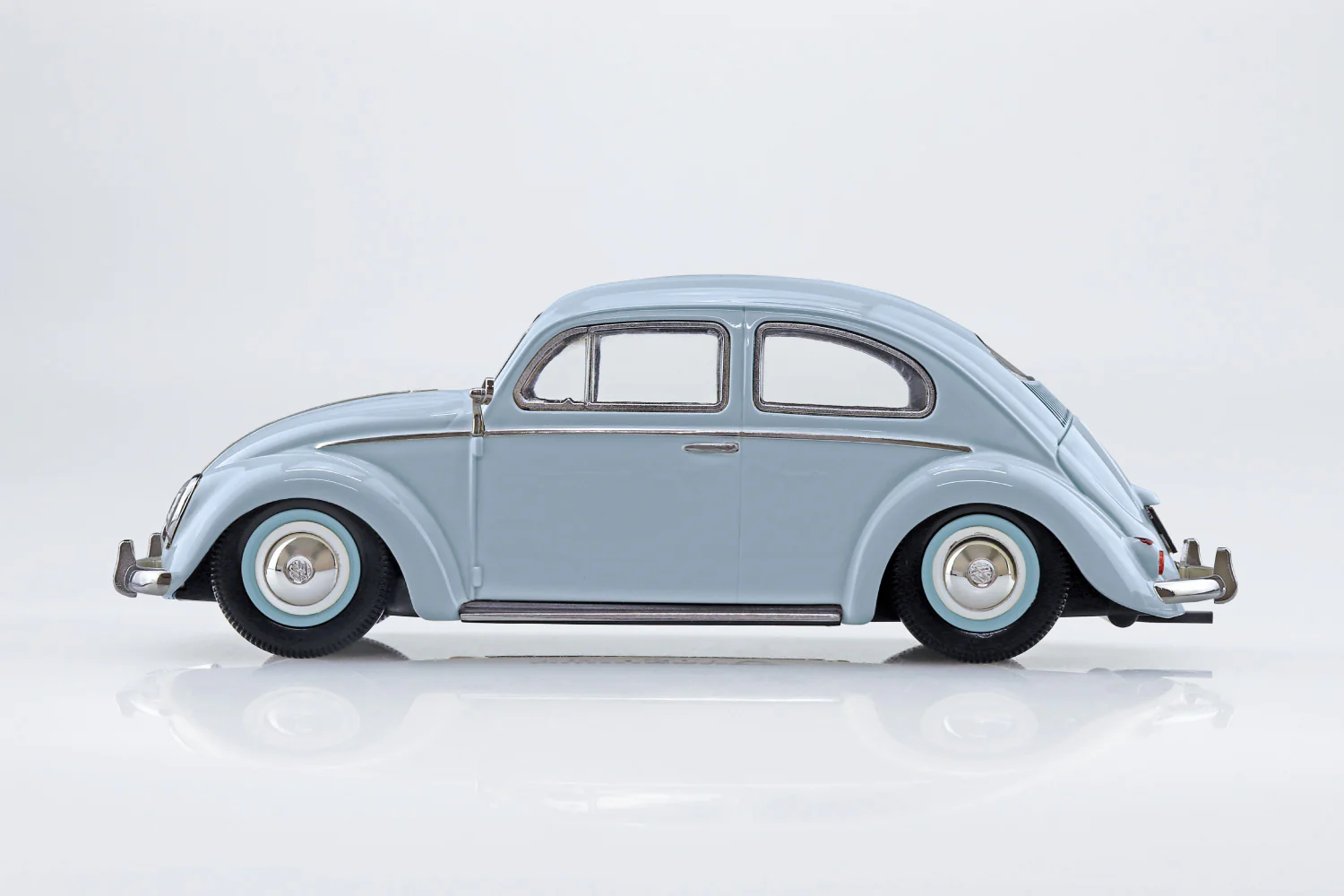 Aoshima 1/32 SNAP KIT #20-HB Volkswagen Beetle (Horizon Blue) - Image 4