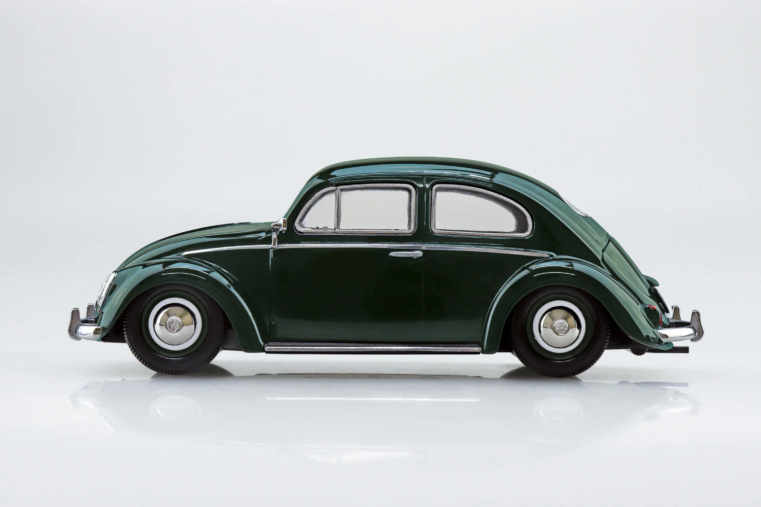 Aoshima 1/32 SNAP KIT #20-JG Volkswagen Beetle (Jungle Green) - Image 4