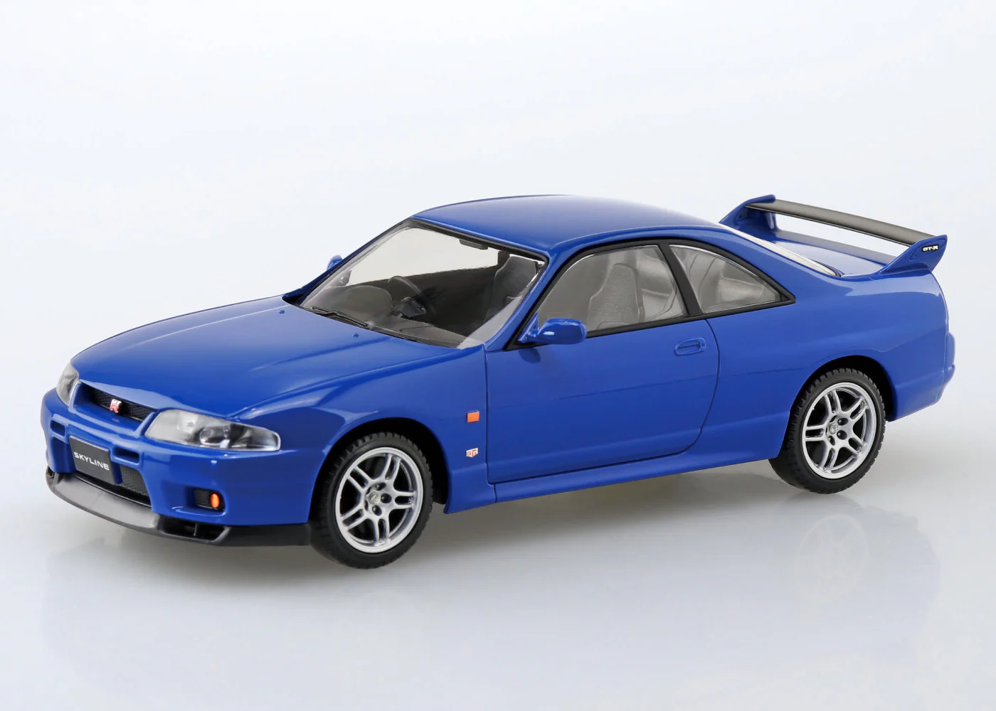 Aoshima 1/32 SNAP KIT #21-BE Nissan R33 Skyline GT-R (Blue)