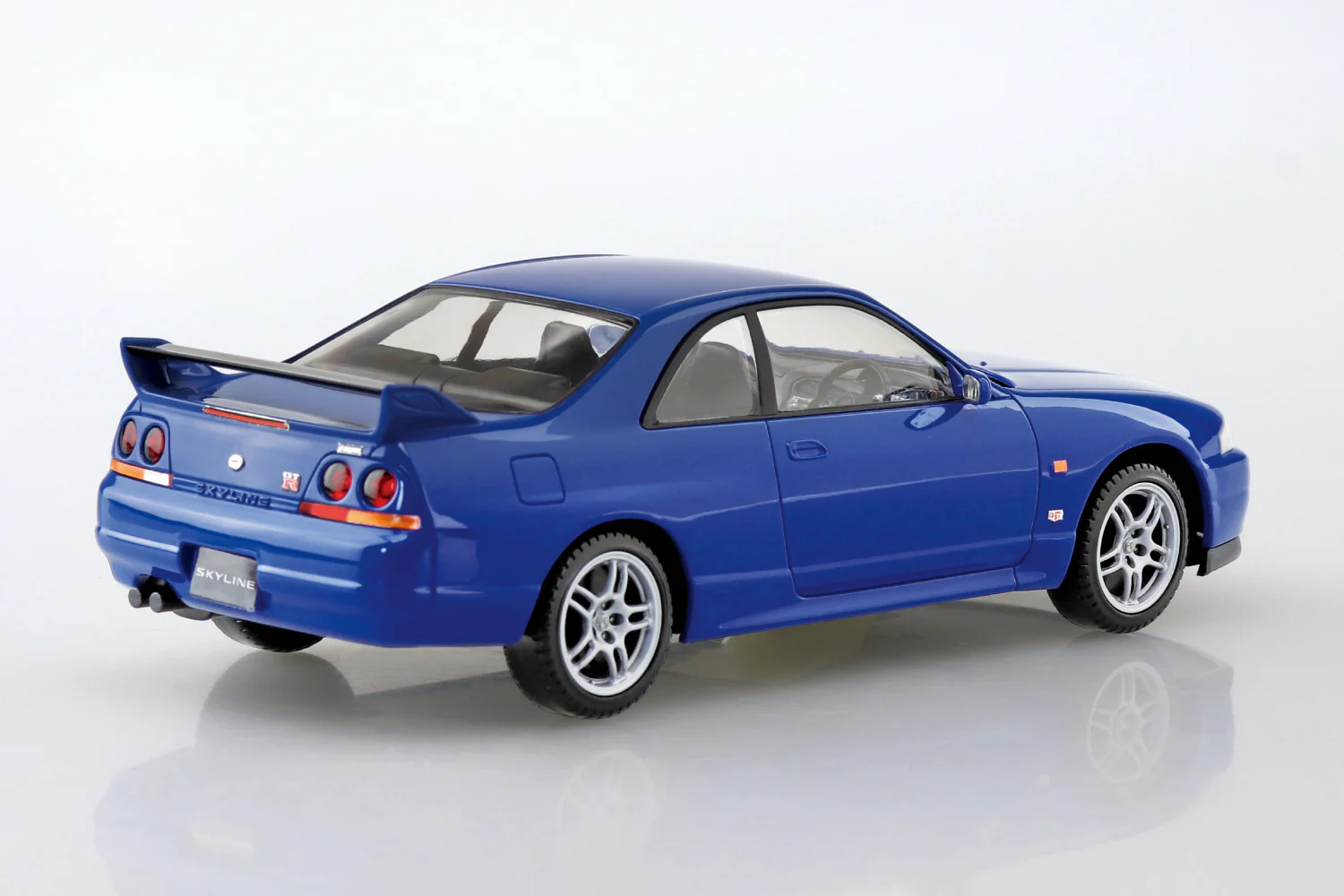Aoshima 1/32 SNAP KIT #21-BE Nissan R33 Skyline GT-R (Blue) - Image 3