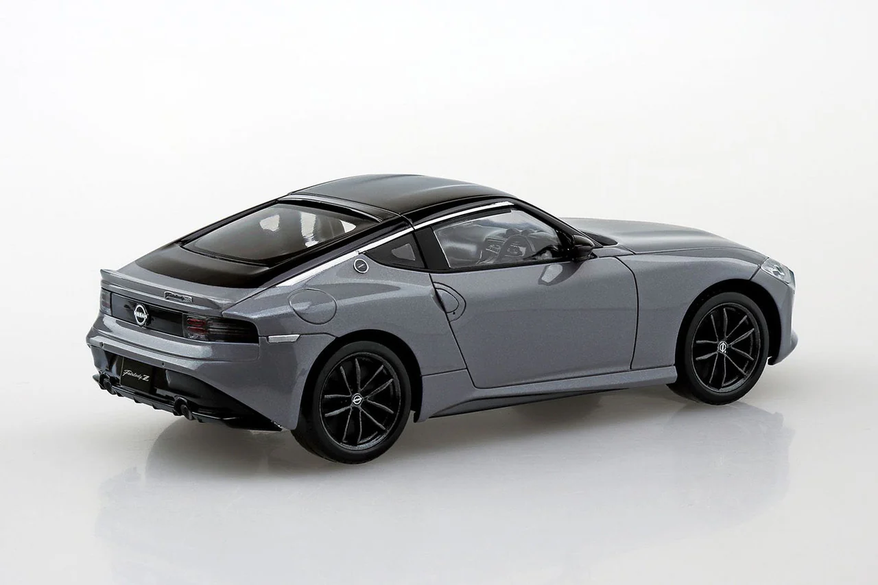 Aoshima 1/32 SNAP KIT Nissan RZ34 Fairlady Z (Stealth Gray) - Image 3